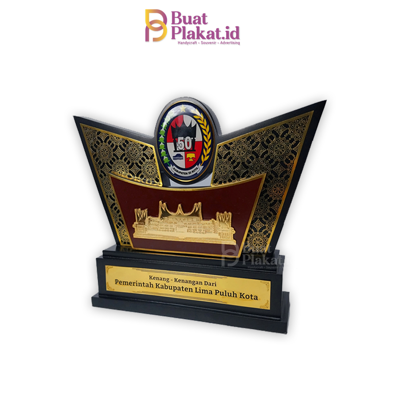 Plakat Kayu Kenang-Kenangan Dari Pemerintah Kebupaten Lima Puluh Kota